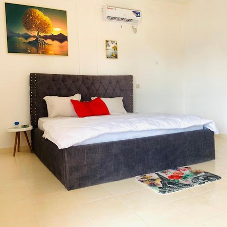 Namaste Hotel & Restaurant Λίμπερβιλ Εξωτερικό φωτογραφία