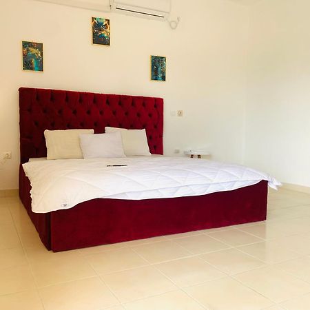Namaste Hotel & Restaurant Λίμπερβιλ Εξωτερικό φωτογραφία