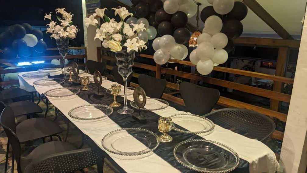 Namaste Hotel & Restaurant Λίμπερβιλ Εξωτερικό φωτογραφία