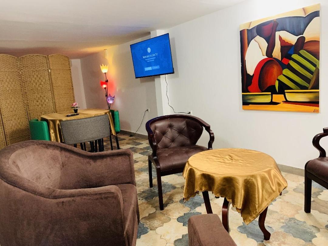 Namaste Hotel & Restaurant Λίμπερβιλ Εξωτερικό φωτογραφία