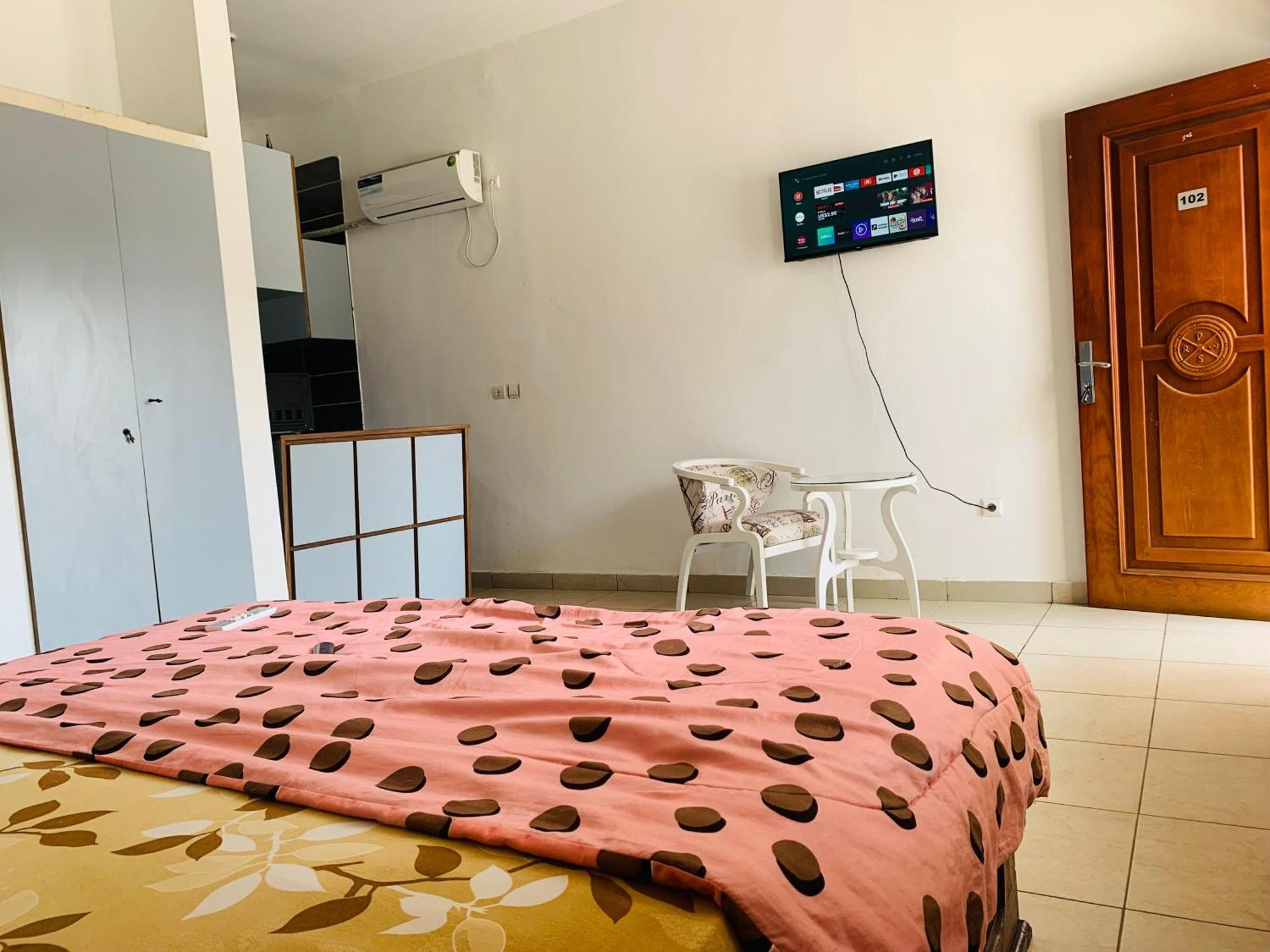 Namaste Hotel & Restaurant Λίμπερβιλ Εξωτερικό φωτογραφία